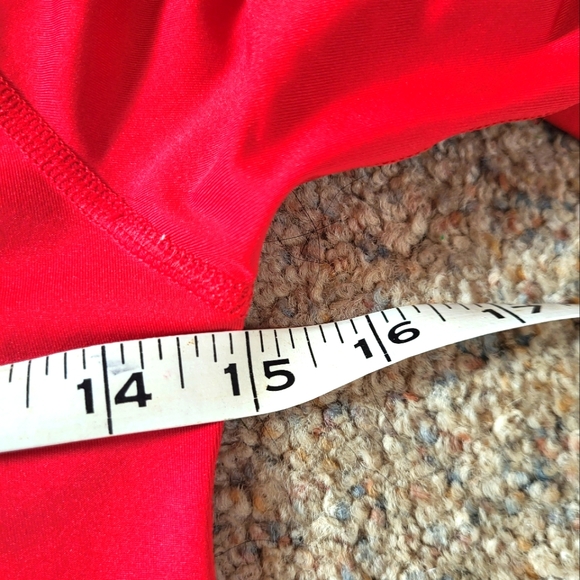 π₯4 for $30π₯ Under Armour red heatgear base layer compression shirt size SM - Picture 8 of 9